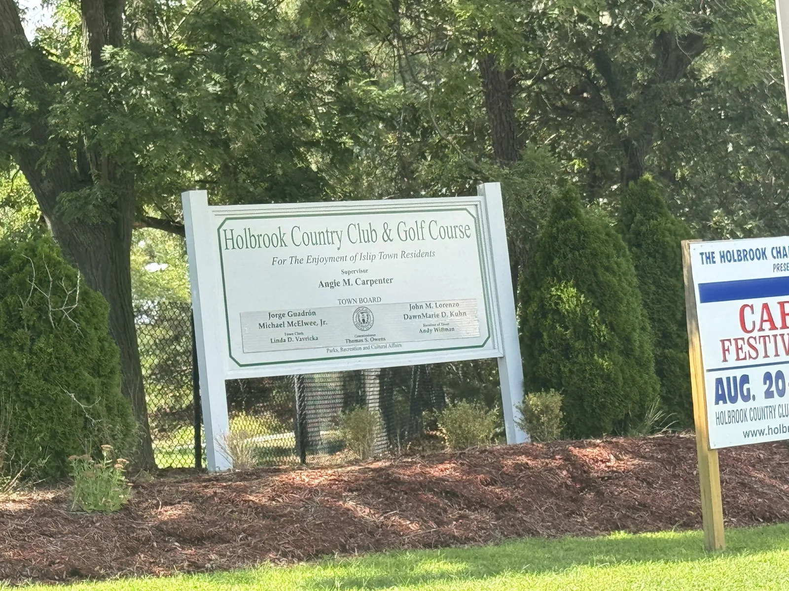 Holbrook Country Club on Patchogue-Holbrook Road in Holbrook, New York
