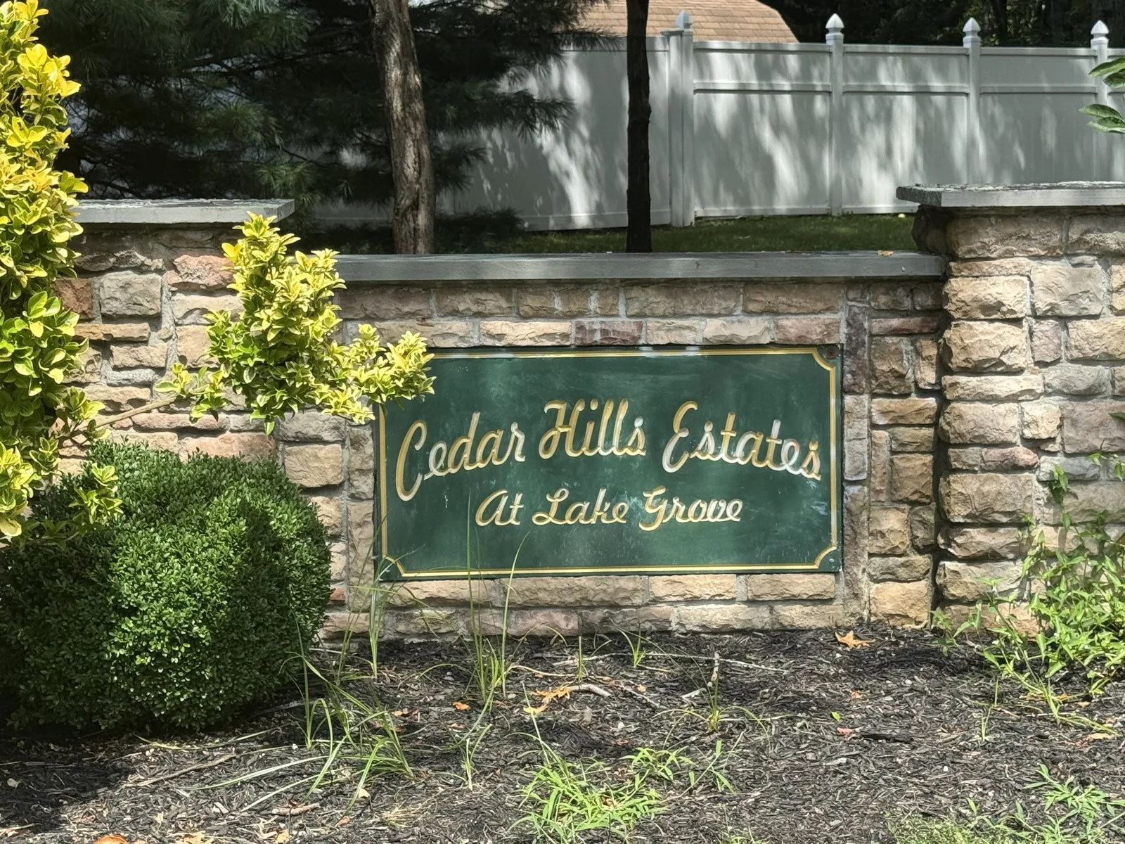 Cedar Hills Estates residential community in Lake Grove, New York