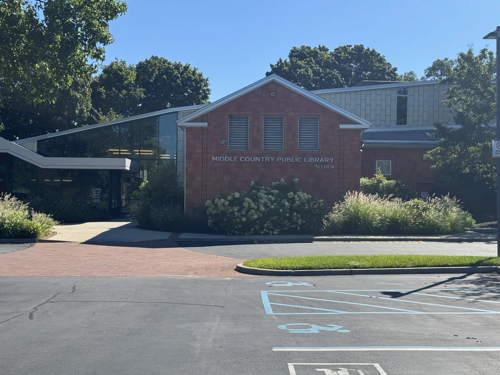 Middle Country Public Library Selden branch